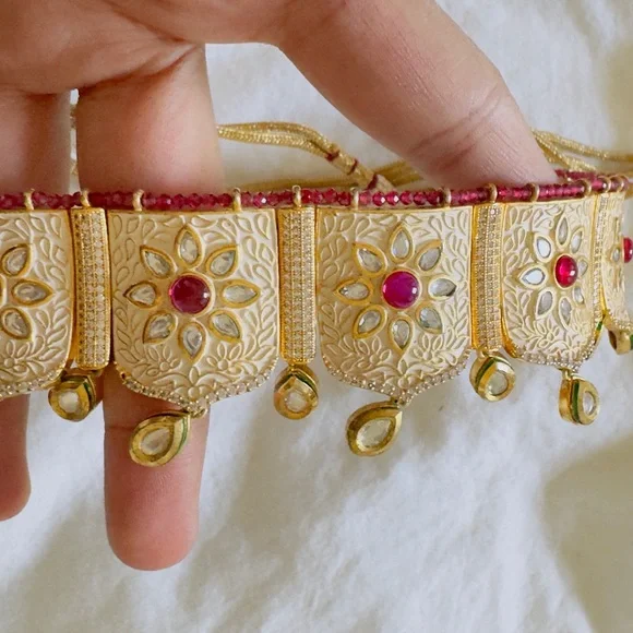 Brand new antique gold plated Indian Pakistani kundan Gold & Pink Necklace Set